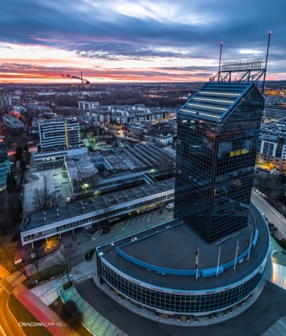 zdjęcia biurowca z drona Kraków