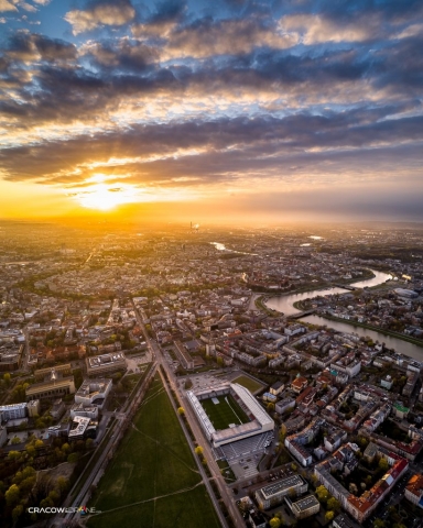zdjęcie z drona Kraków zachód słońca
