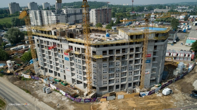 filmowanie osiedla w budowie z drona